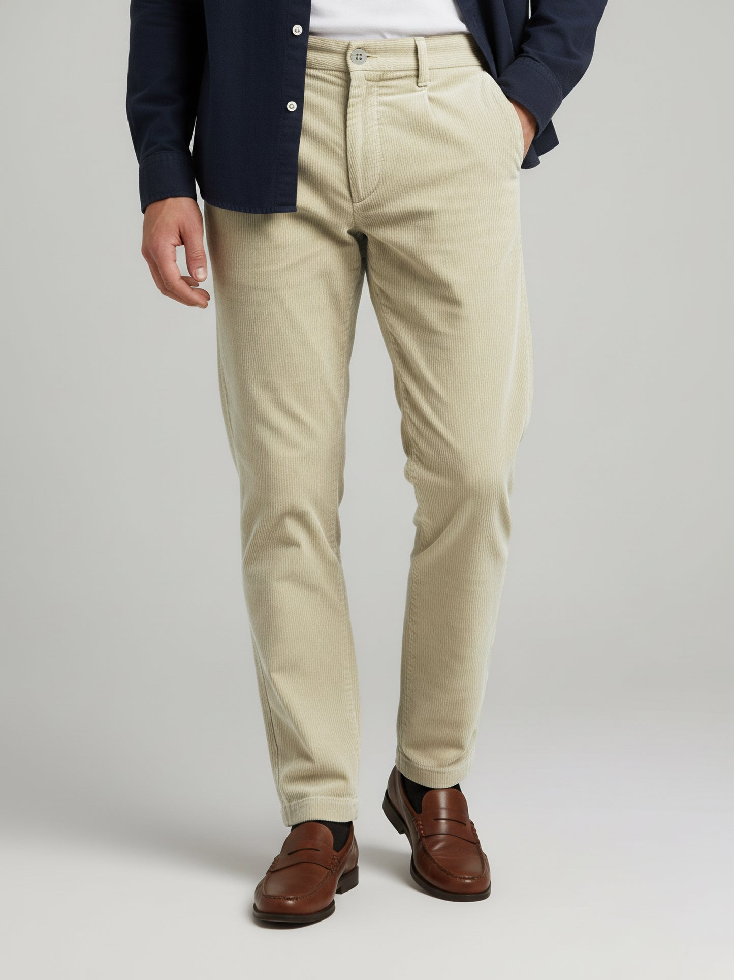 Celio* Men Cream Solid Straight Fit Cotton Trousers