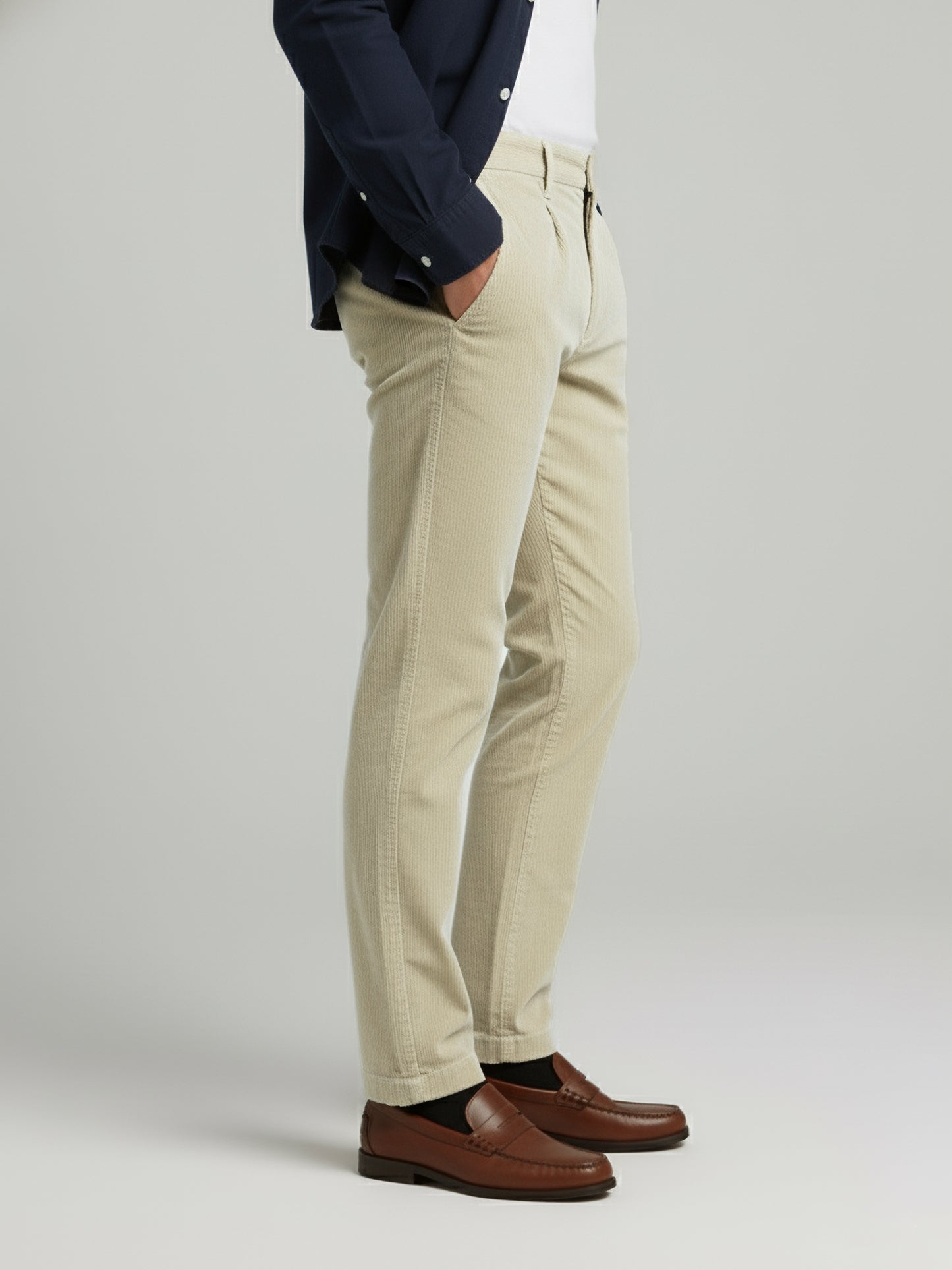 Celio* Men Cream Solid Straight Fit Cotton Trousers