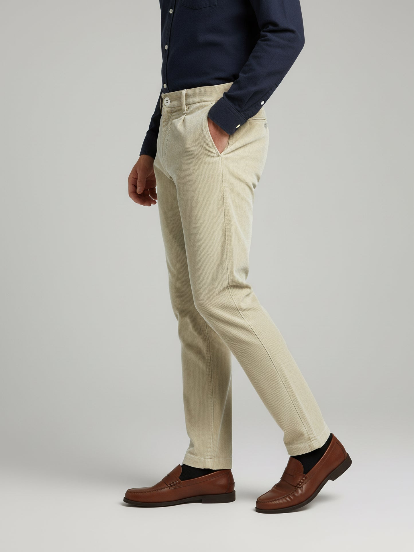 Celio* Men Cream Solid Straight Fit Cotton Trousers