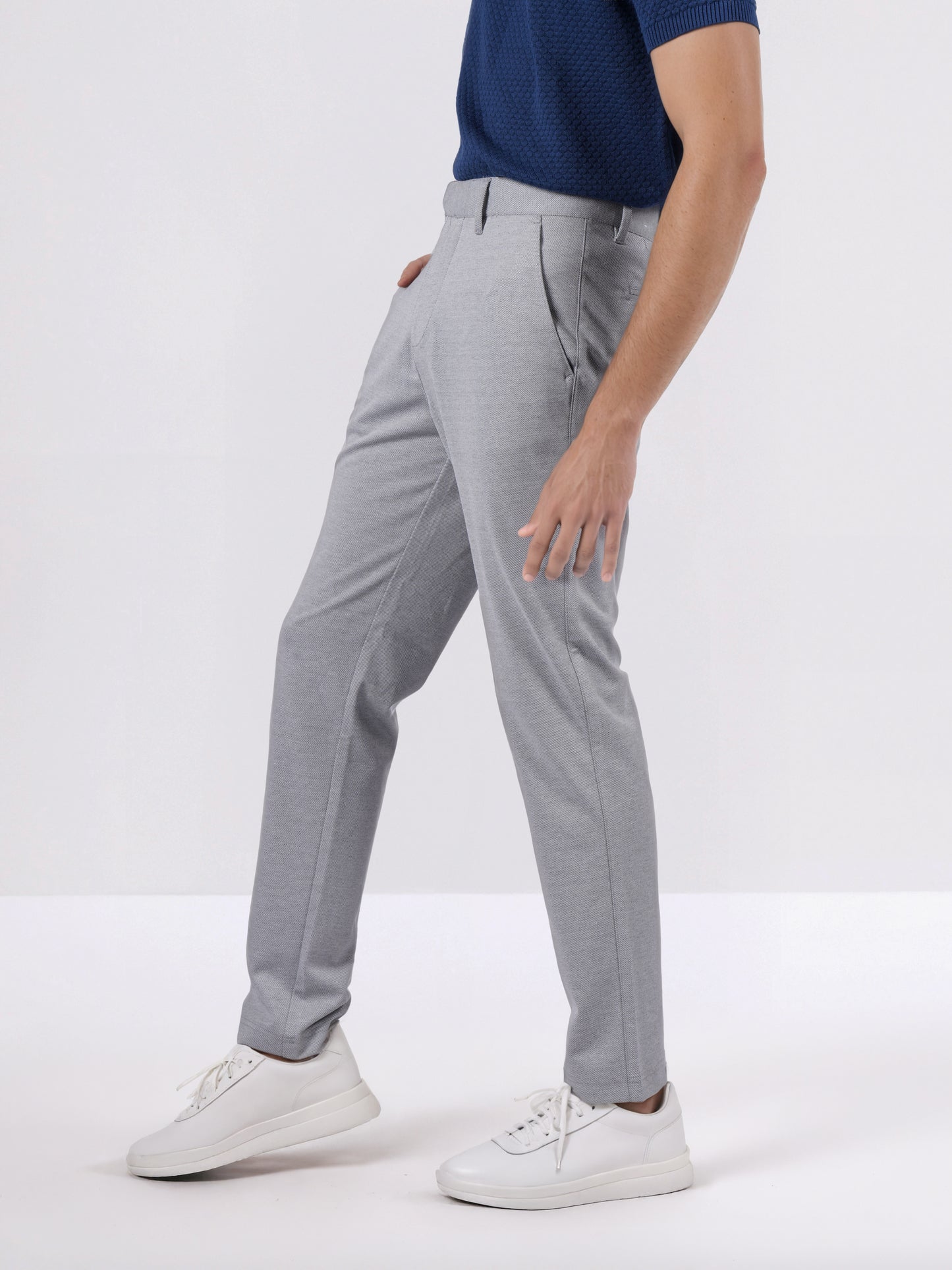 Celio* Men Grey Solid Straight Fit Viscose Trousers