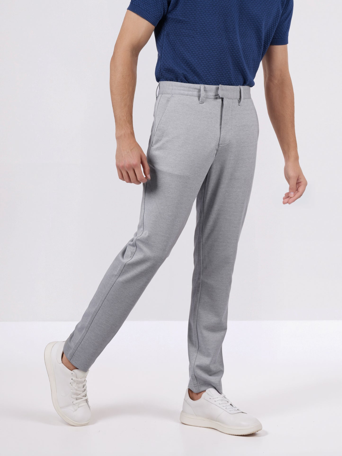 Celio* Men Grey Solid Straight Fit Viscose Trousers