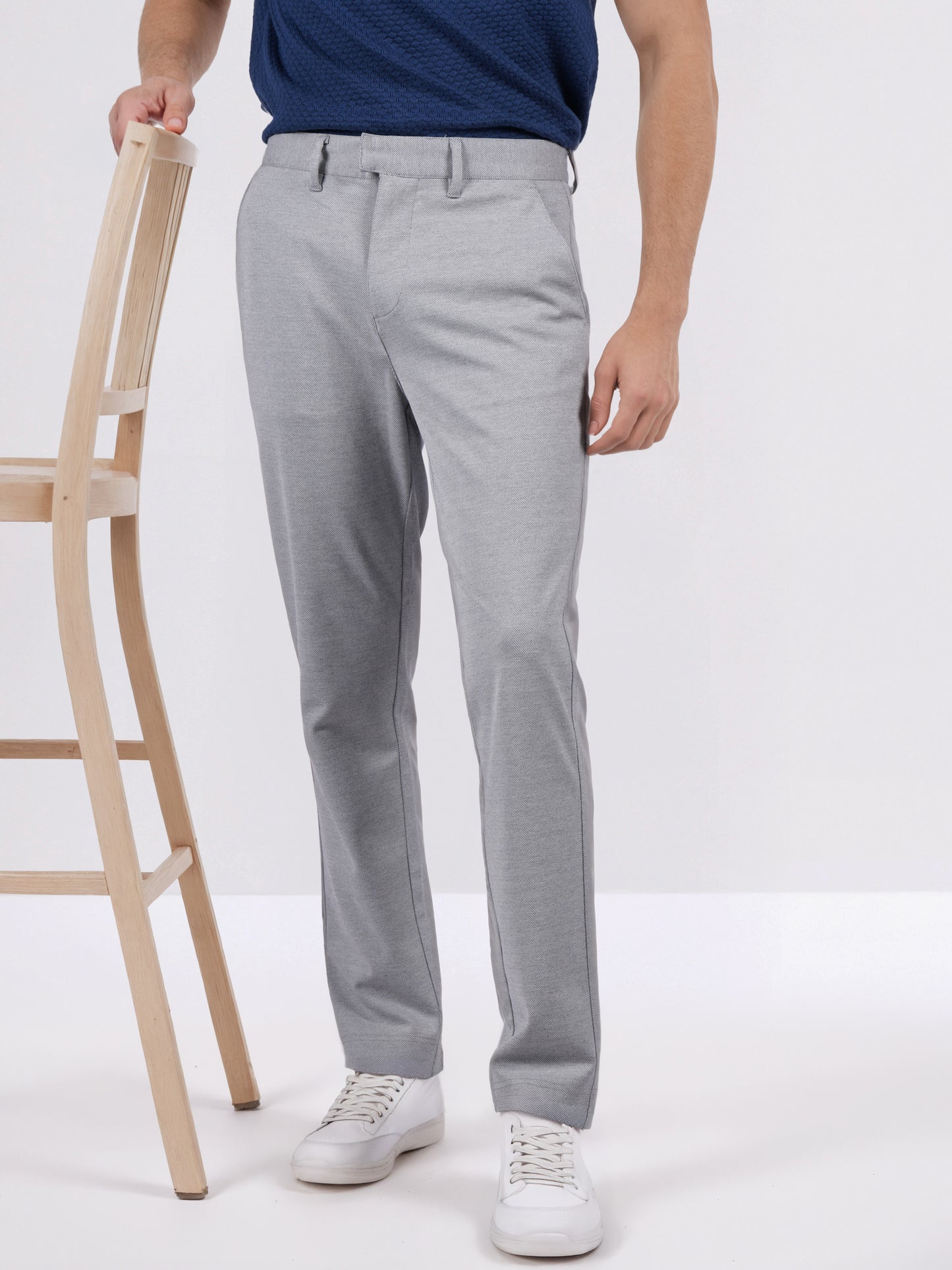 Celio* Men Grey Solid Straight Fit Viscose Trousers