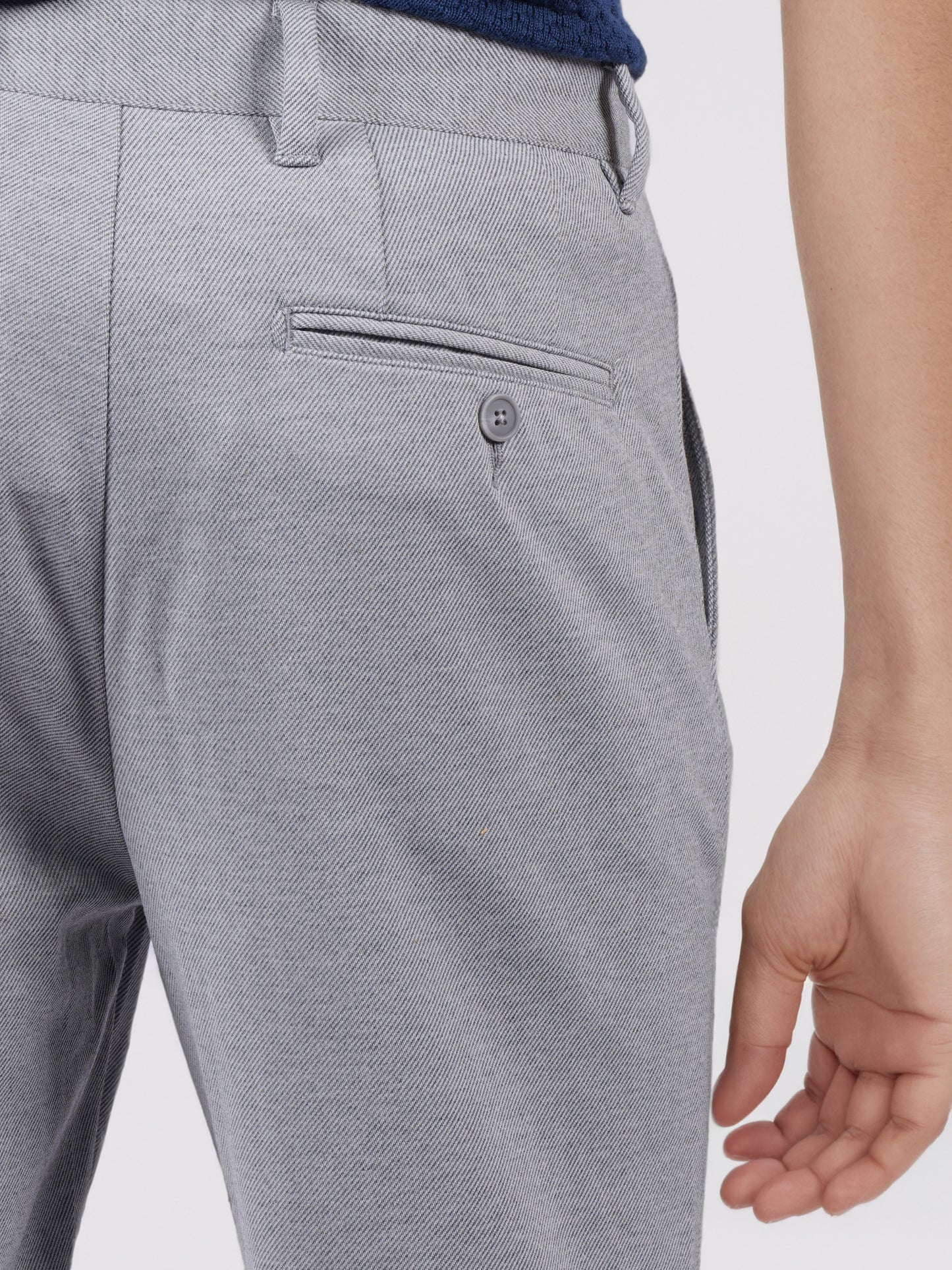 Celio* Men Grey Solid Straight Fit Viscose Trousers