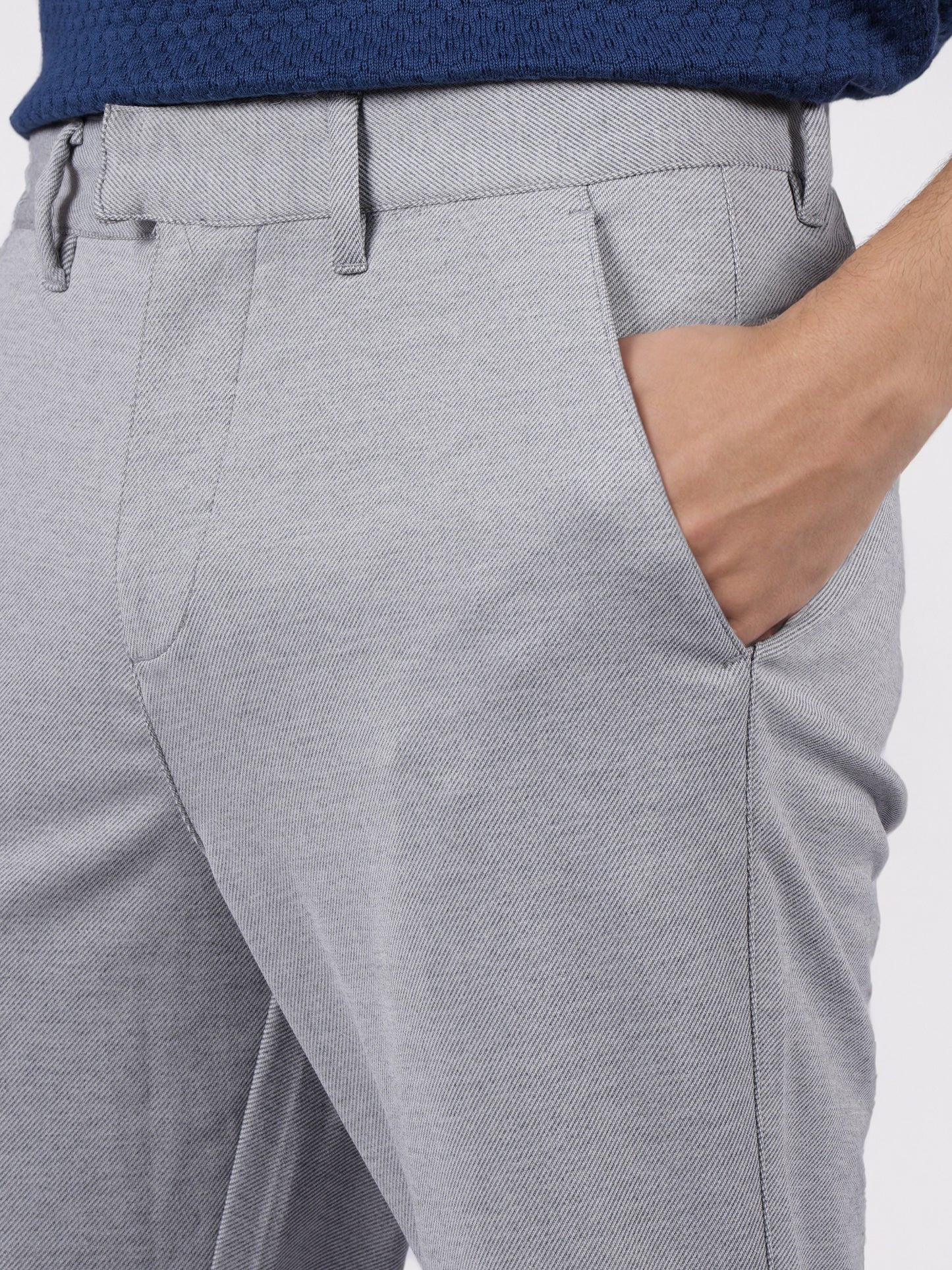 Celio* Men Grey Solid Straight Fit Viscose Trousers