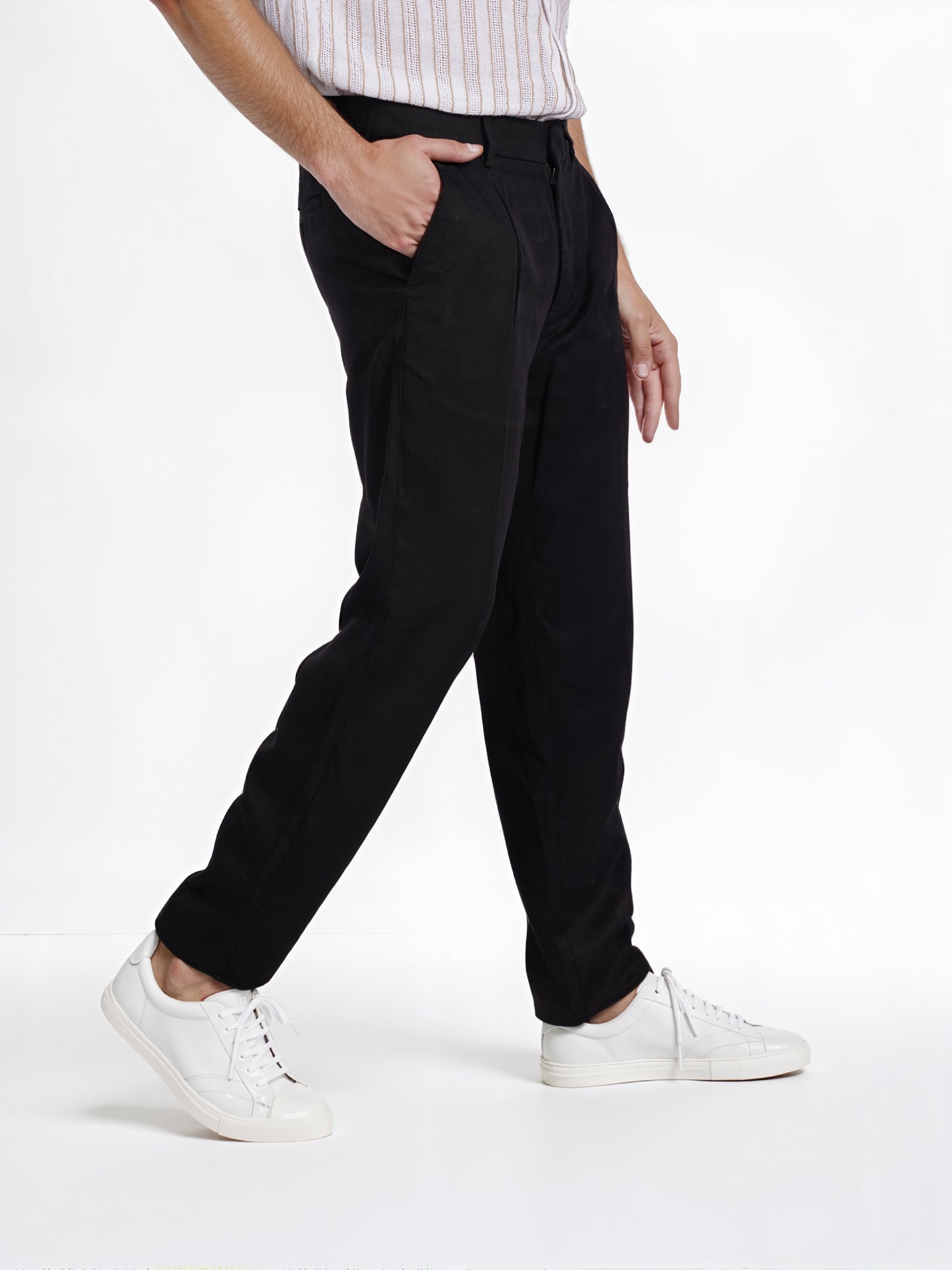 Celio* Men Black Straight Fit Viscose Rayon Tencel Trouser