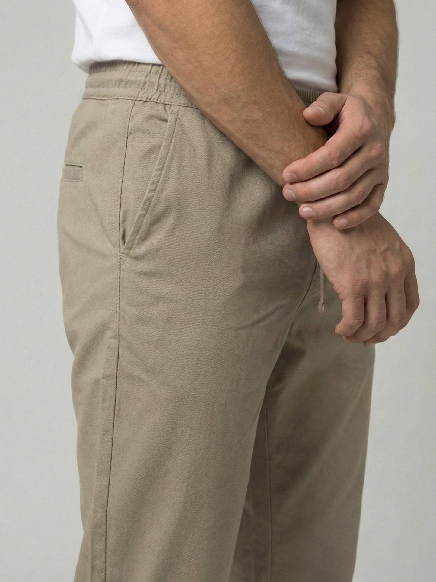 Celio Men Beige Solid Slim Fit Poly-Blend Trousers