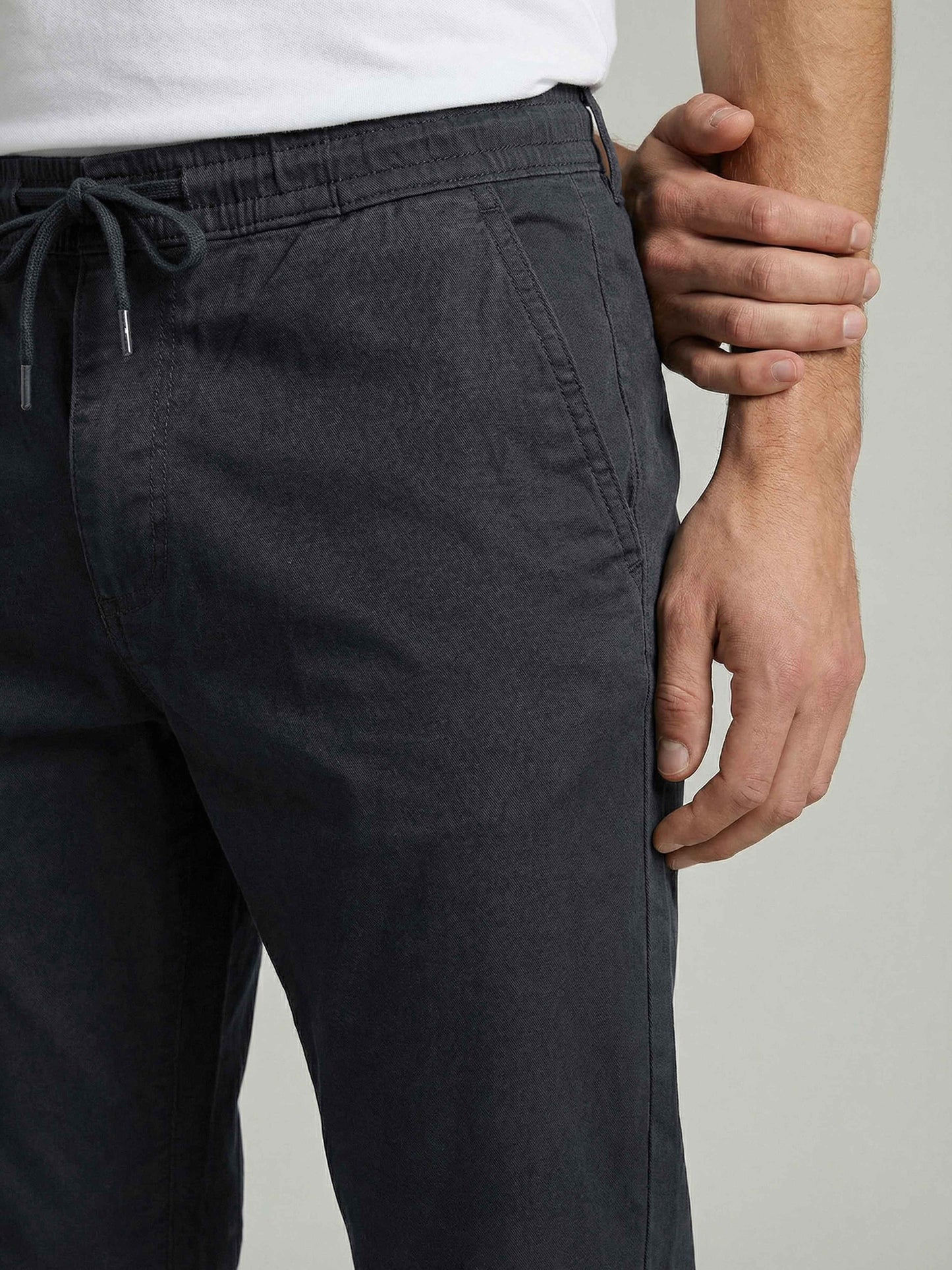 Celio* Men Grey Solid Relaxed Fit Cotton Trousers