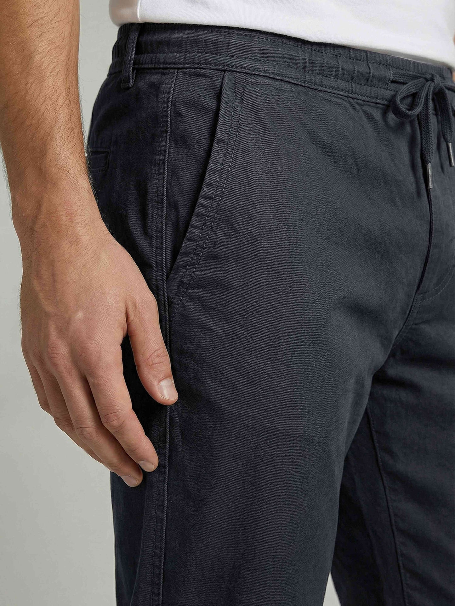 Celio* Men Grey Solid Relaxed Fit Cotton Trousers