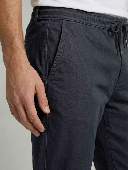 Celio* Men Grey Solid Relaxed Fit Cotton Trousers