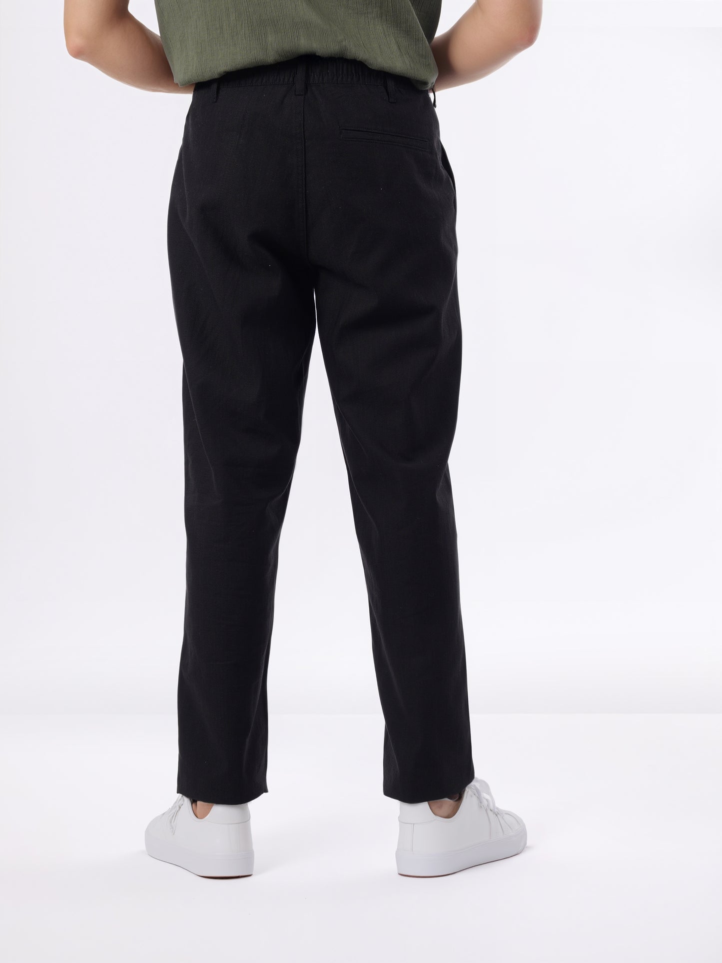 Celio* Men Black Solid Straight Fit Cotton-Linen-Blend Trousers