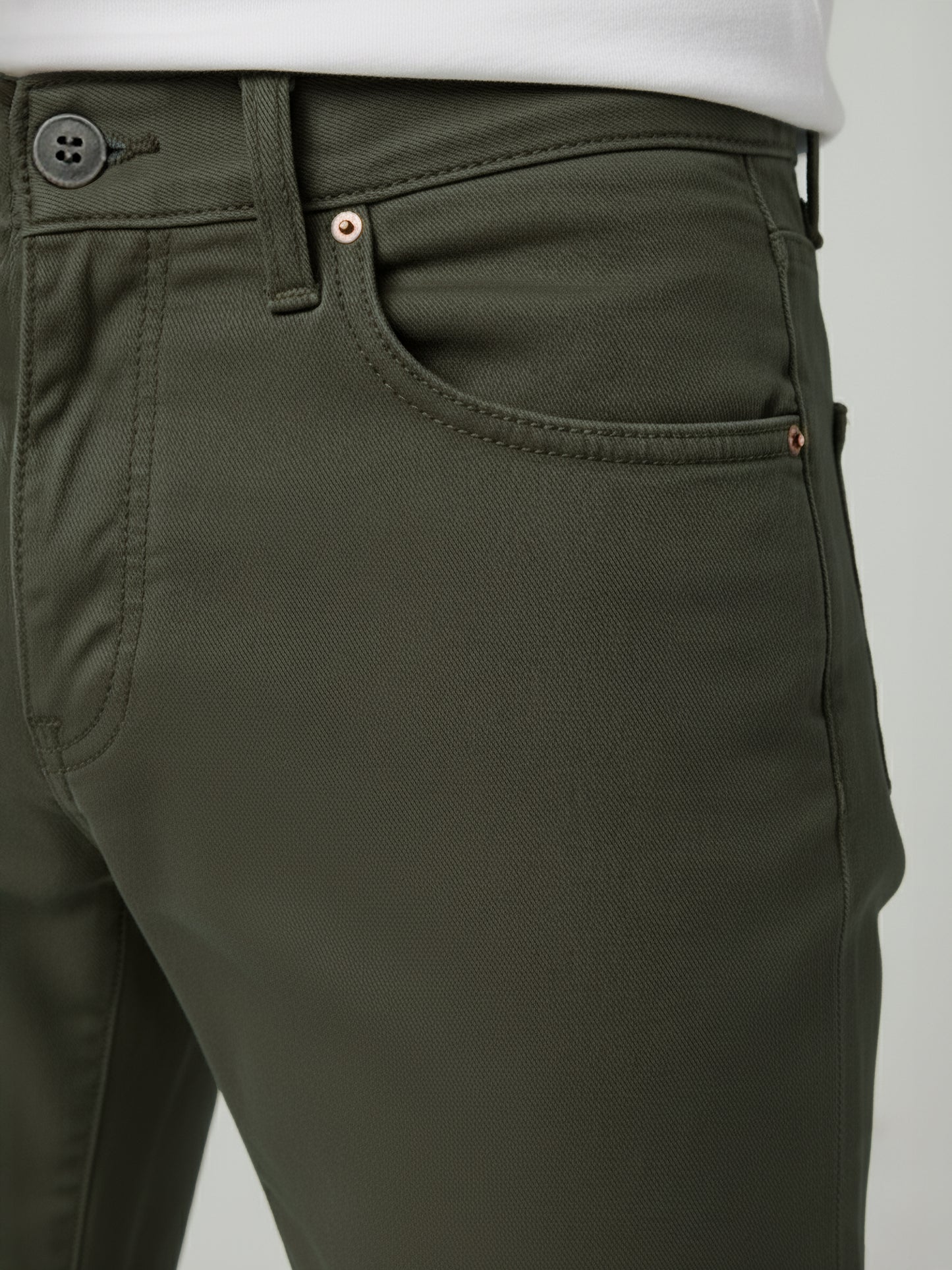 Celio* Men Olive Solid Loose Fit Cotton Trousers