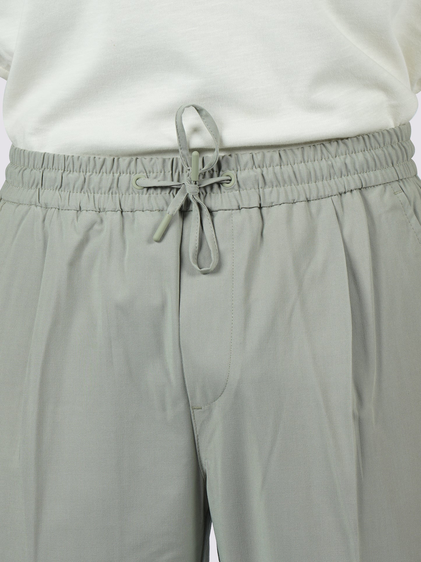 Celio* Men Olive Solid Straight Fit Poly-Blend Trousers