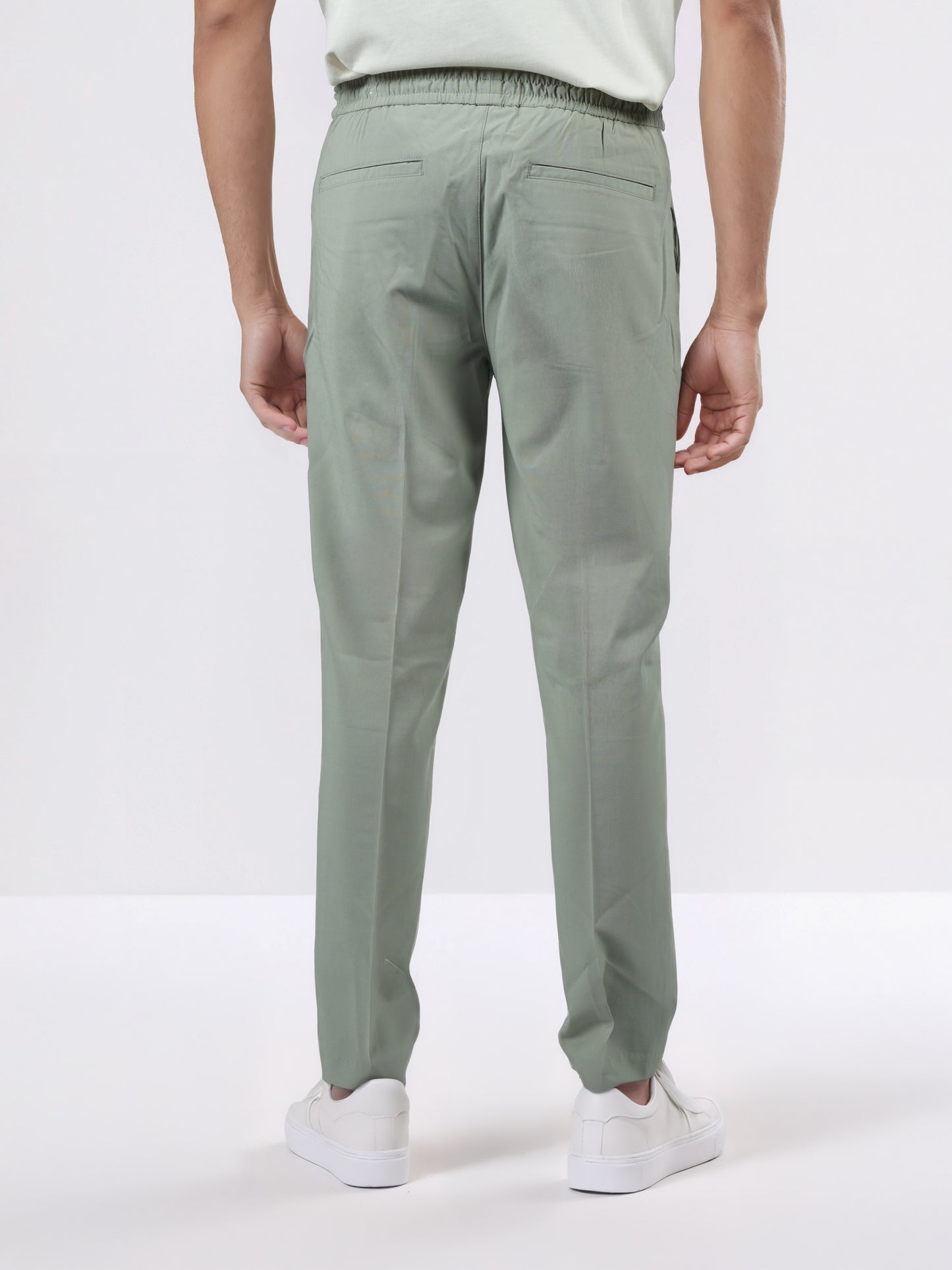 Celio* Men Olive Solid Straight Fit Poly-Blend Trousers