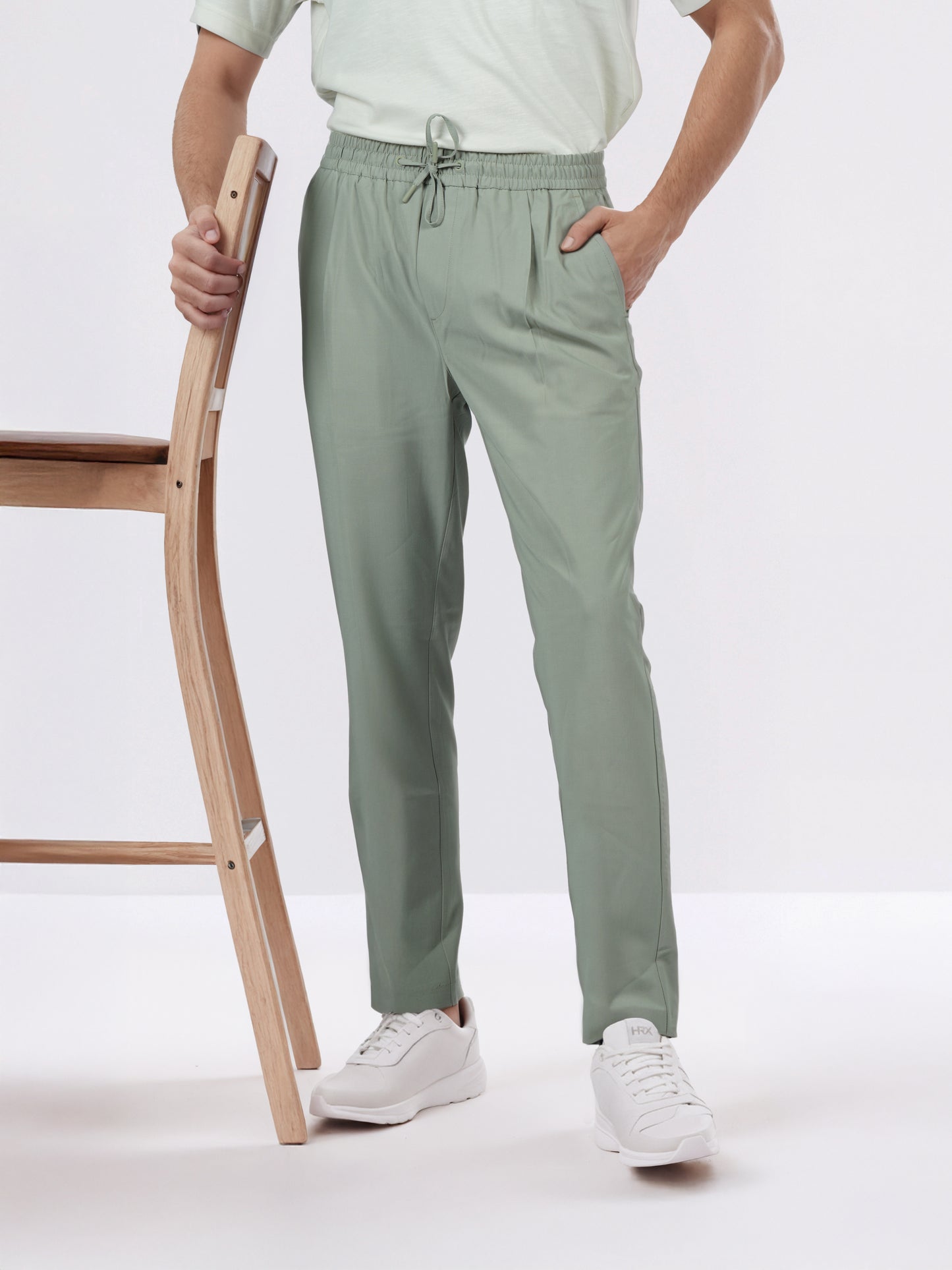 Celio* Men Olive Solid Straight Fit Poly-Blend Trousers