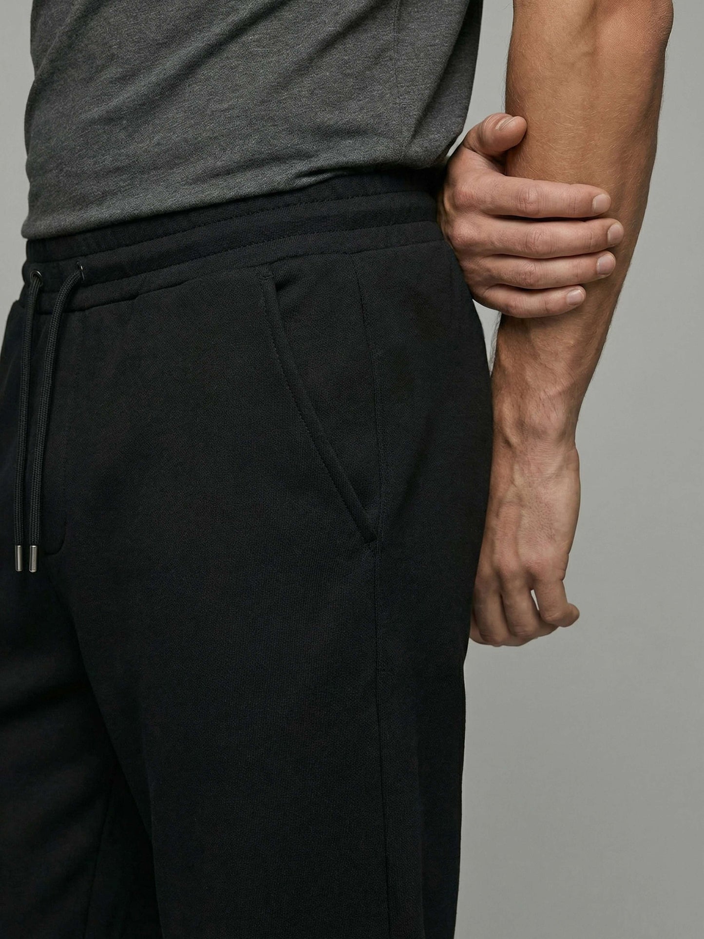 Celio* Men Black Solid Straight Fit Cotton Trousers