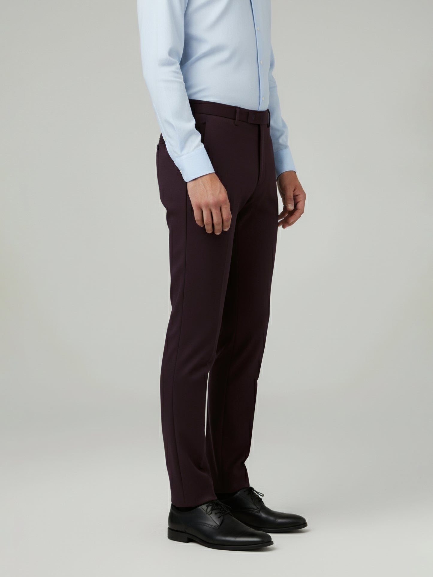 Celio* Men Burgundy Solid Straight Fit Poly-Blend Trousers