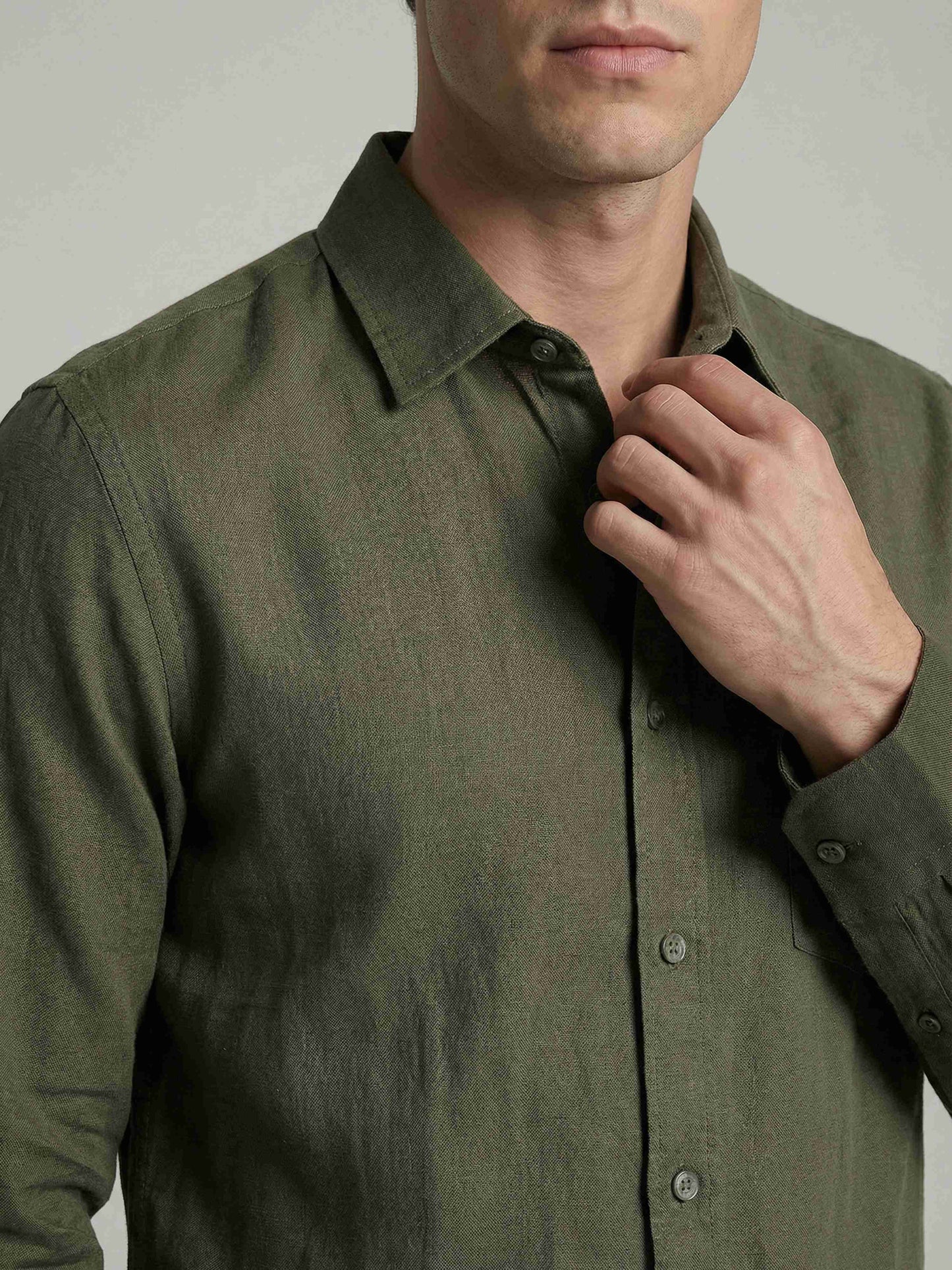Celio* Men Olive Solid Regular Fit Cotton Shirts