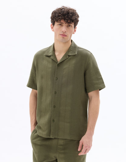 Celio Men Olive Solid Regular Fit Cotton Shirts