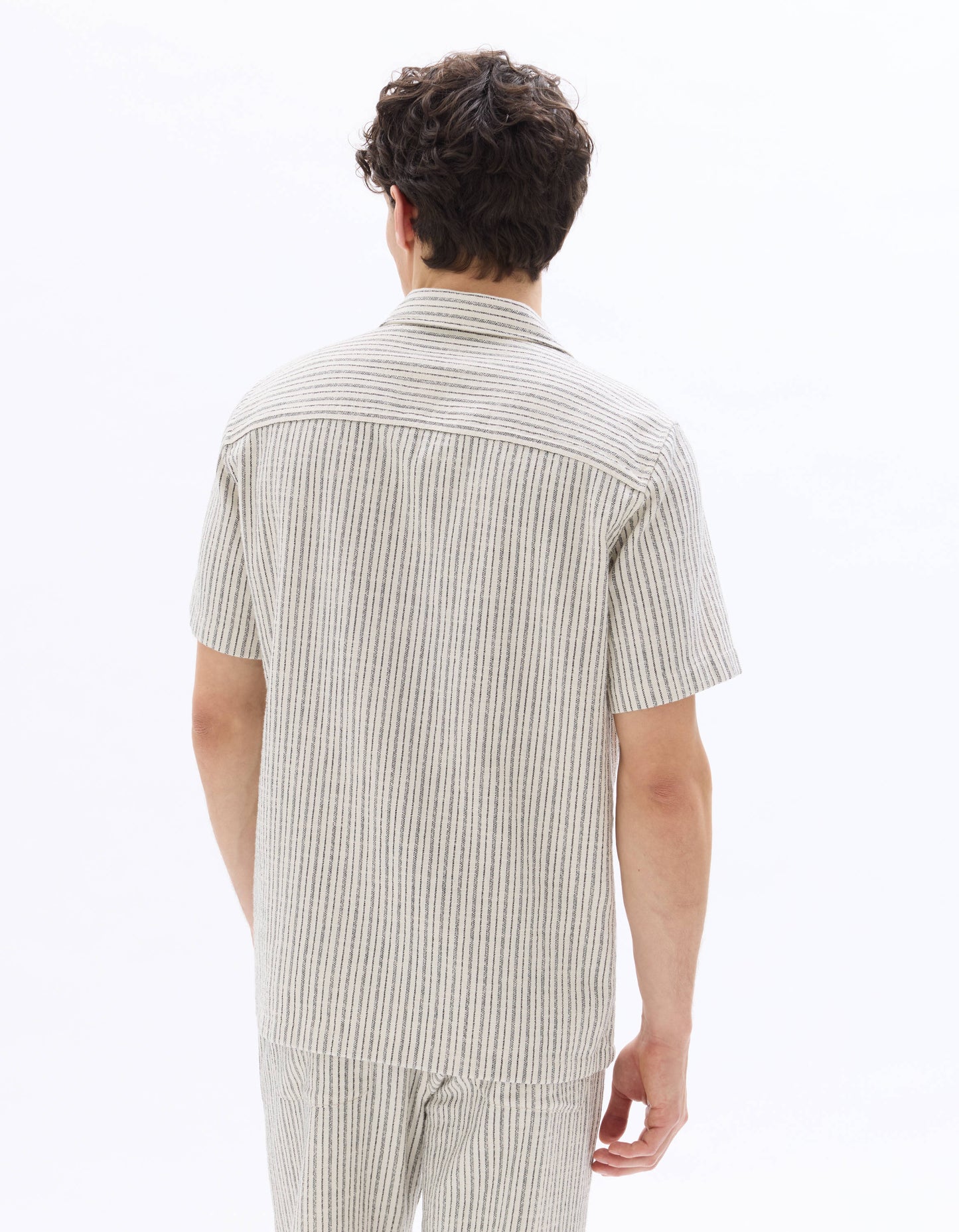 Celio Men Off White Striped Regular Fit Cotton Shirts
