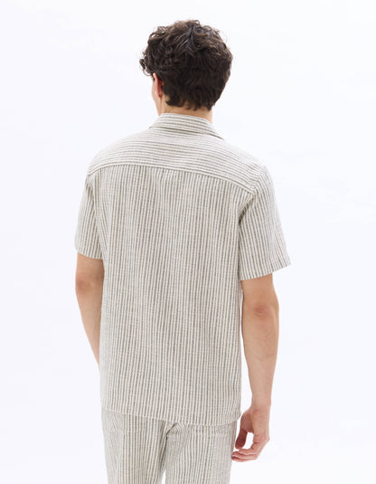 Celio Men Off White Striped Regular Fit Cotton Shirts
