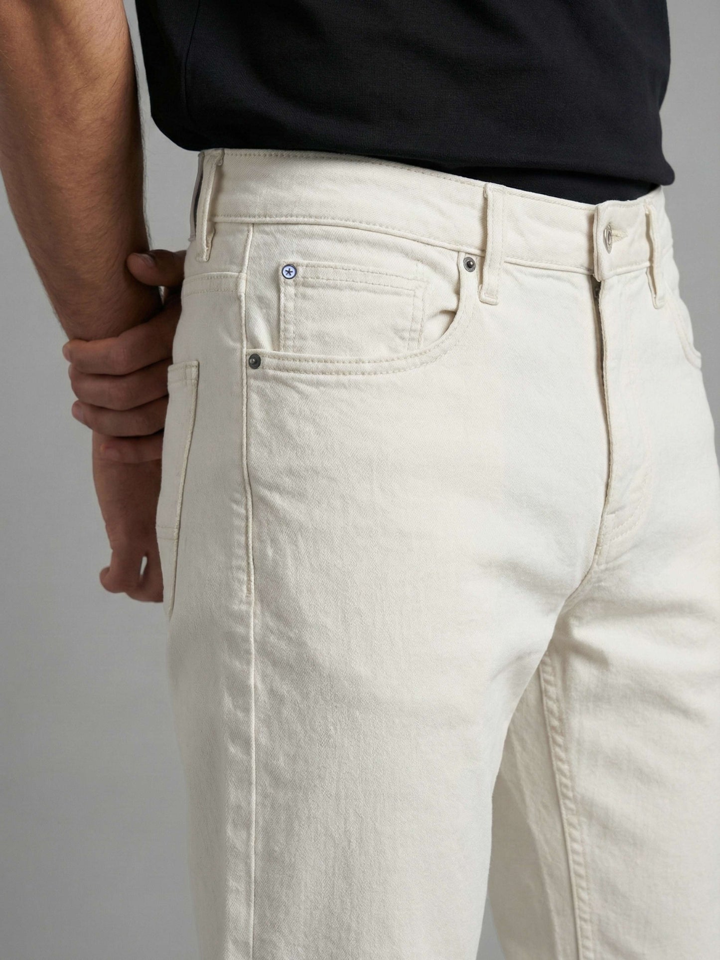 Celio* Men Off White Solid Straight Fit Cotton Jeans