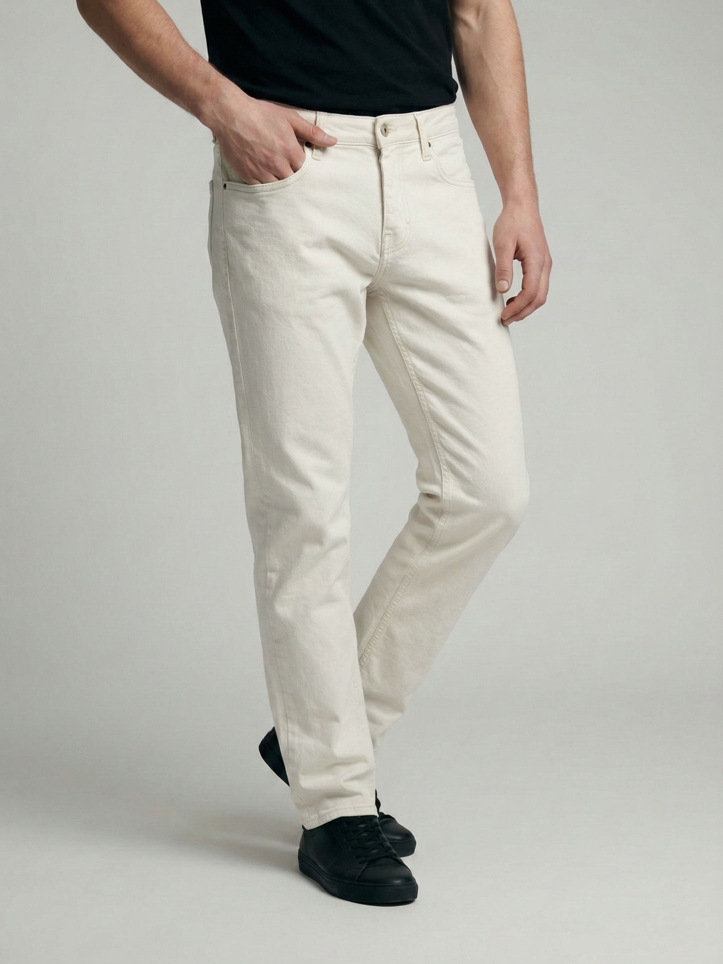Celio* Men Off White Solid Straight Fit Cotton Jeans