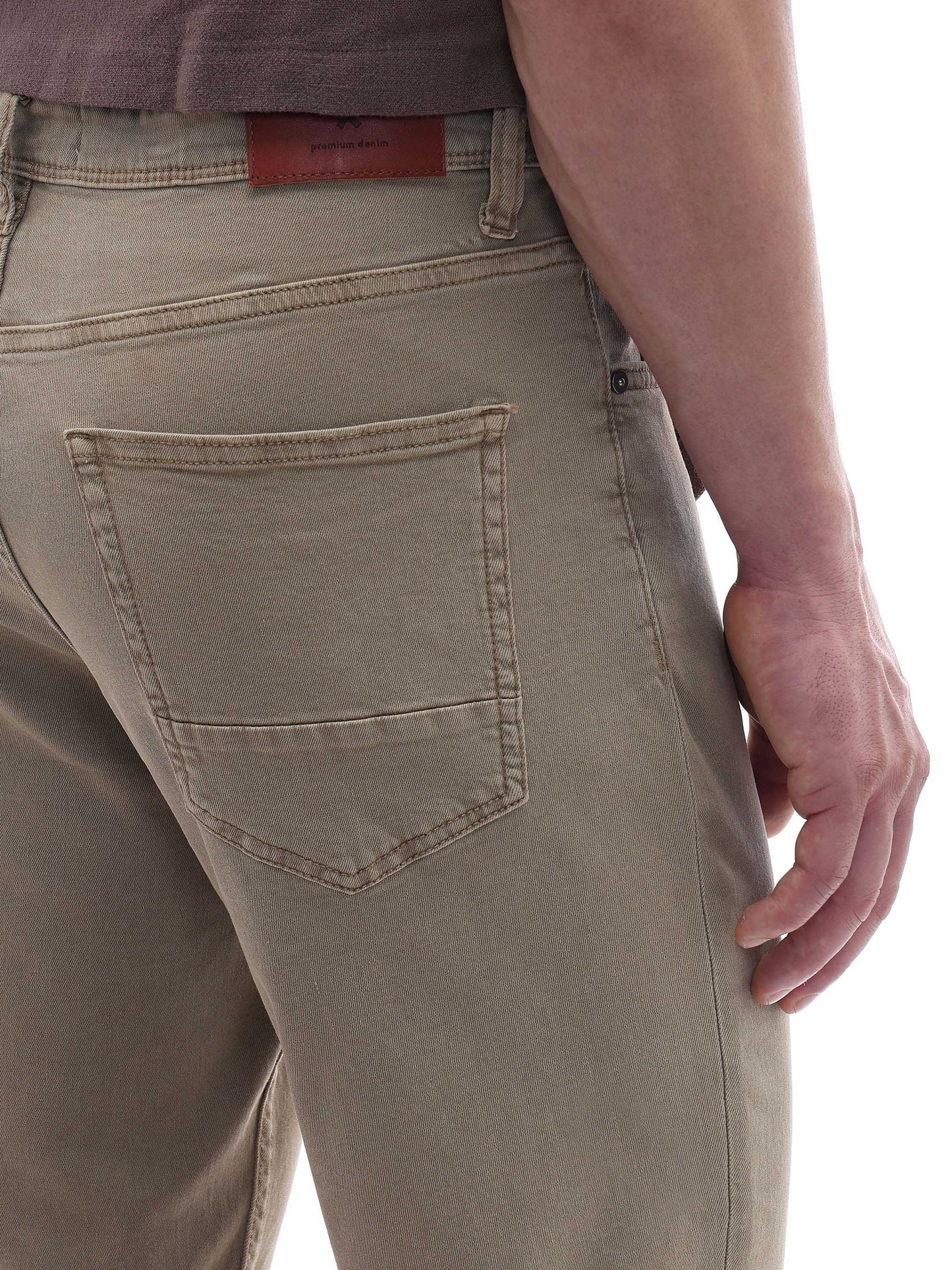 Celio Solid Loose Fit Cotton Blend Brown Jeans