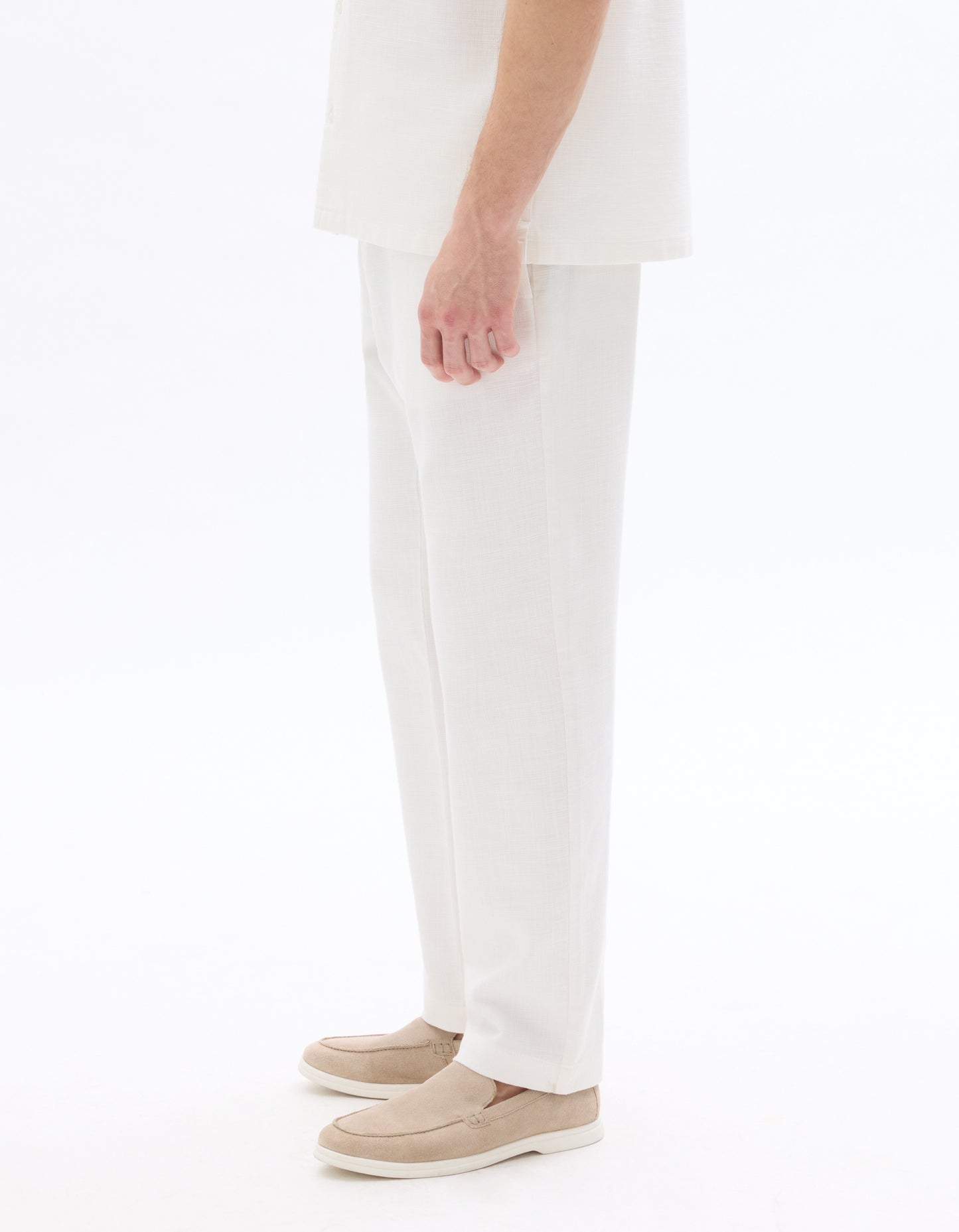 Celio Men White Solid Relaxed Fit Cotton Trousers