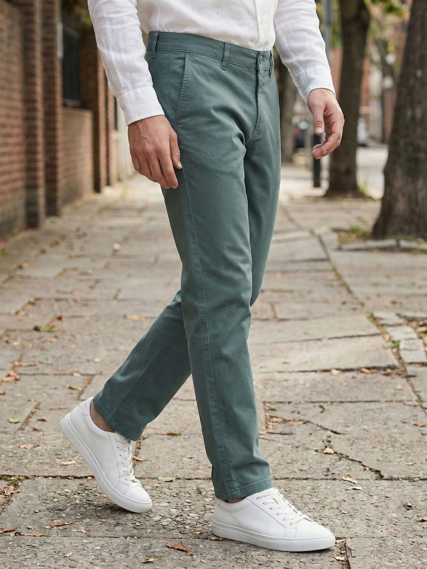 Celio* Men Green Solid Straight Fit Cotton Trousers