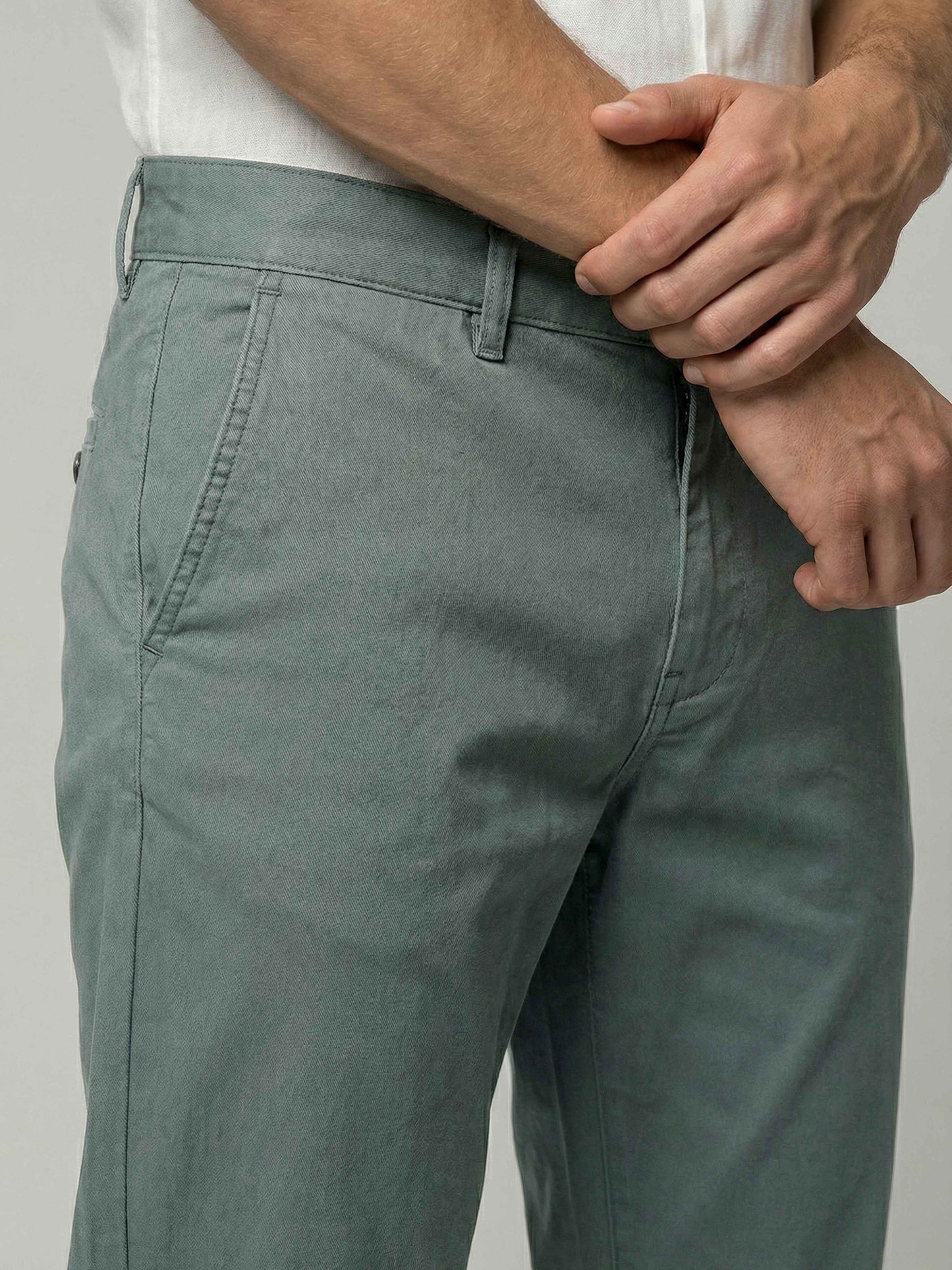 Celio* Men Green Solid Straight Fit Cotton Trousers