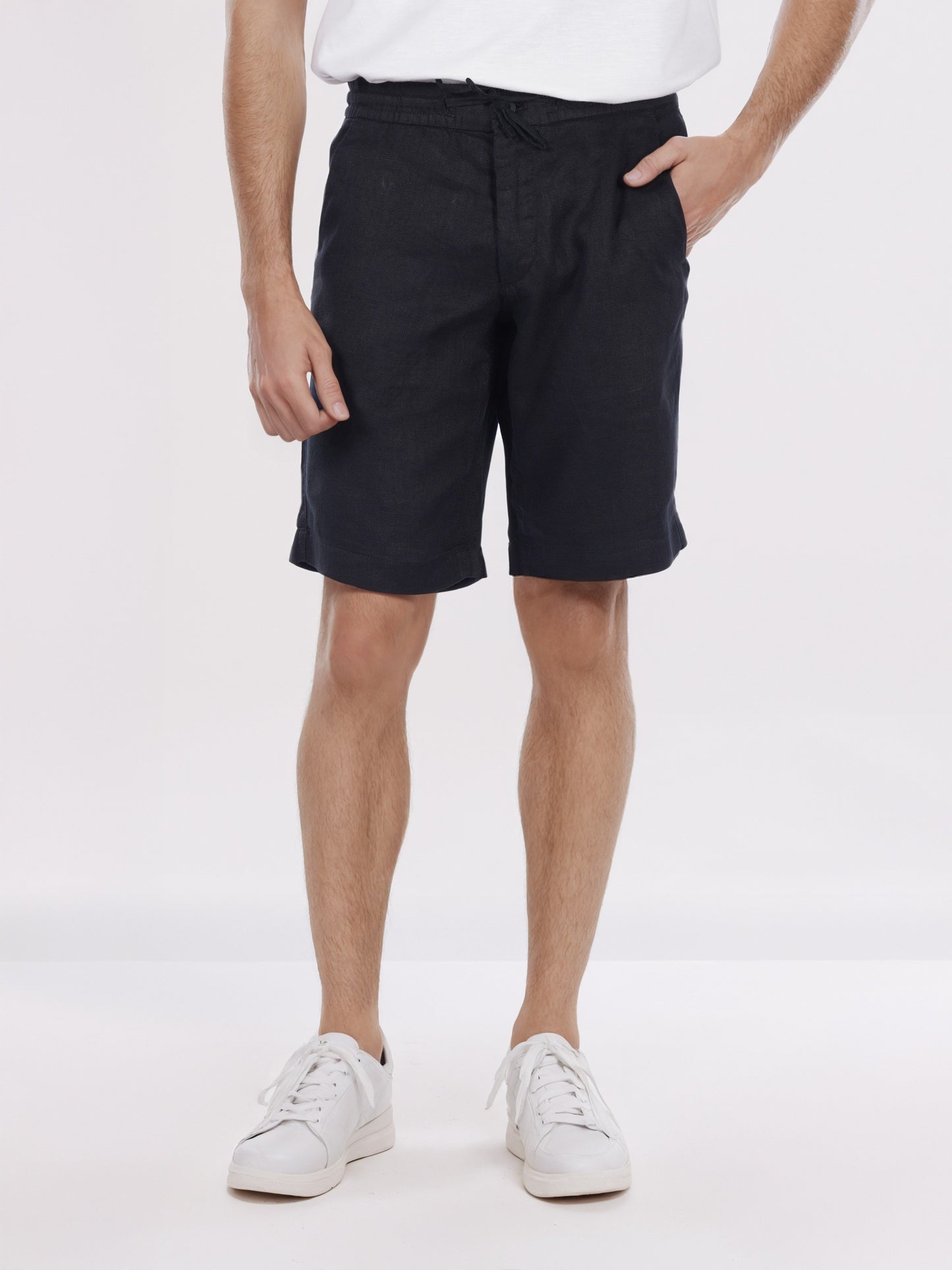 Celio* Men Black Solid Bermuda Fit Linen Shorts
