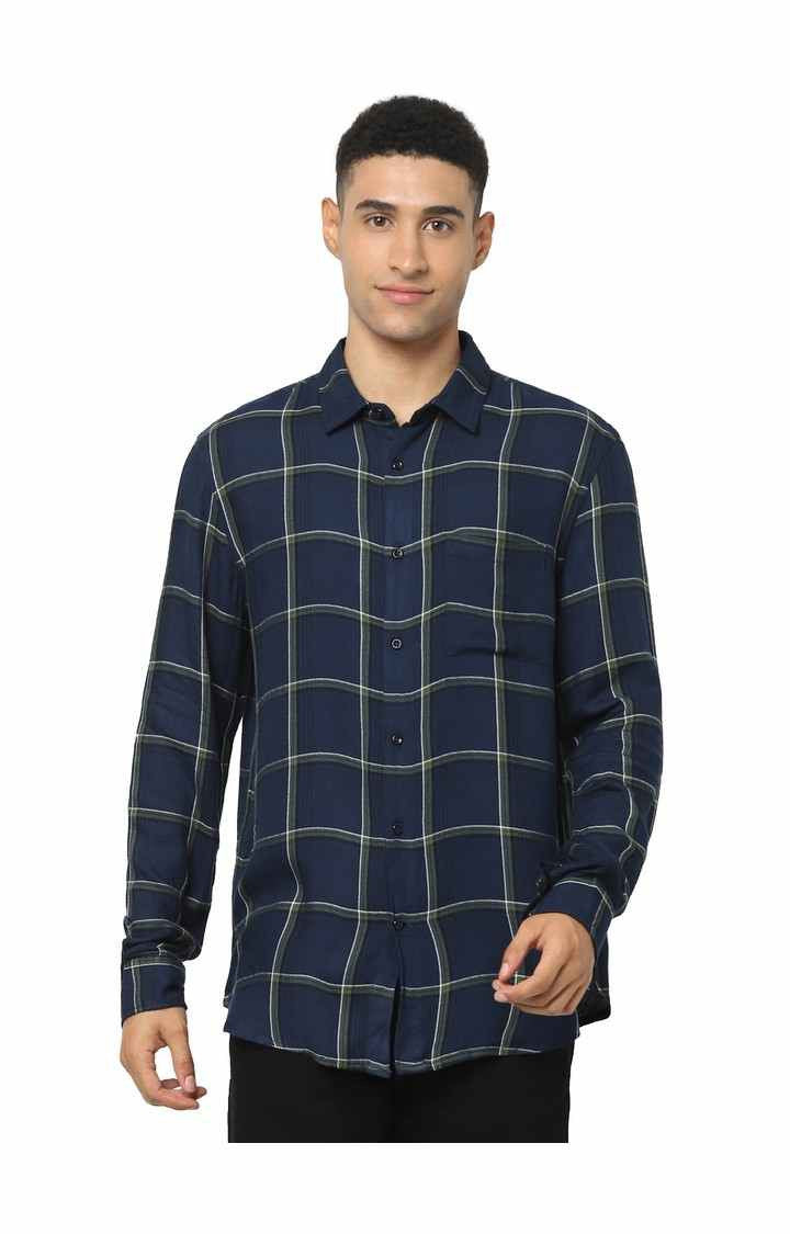 Celio Men Navy Blue Checked Regular Fit Viscose Shirts