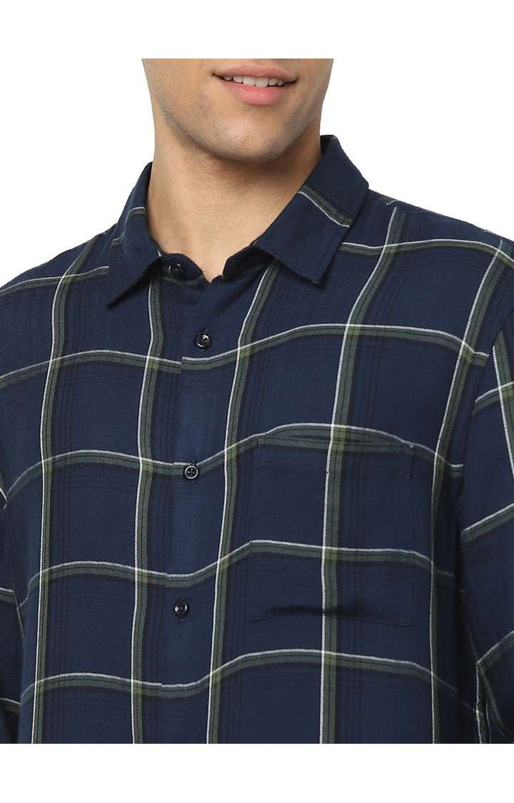 Celio Men Navy Blue Checked Regular Fit Viscose Shirts