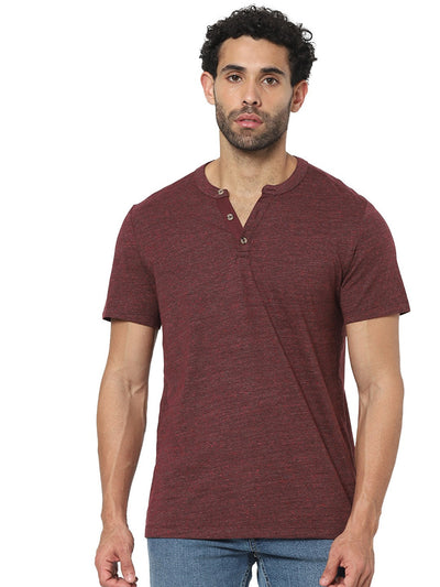 Celio Men Burgundy Solid Straight Fit Cotton T-Shirts