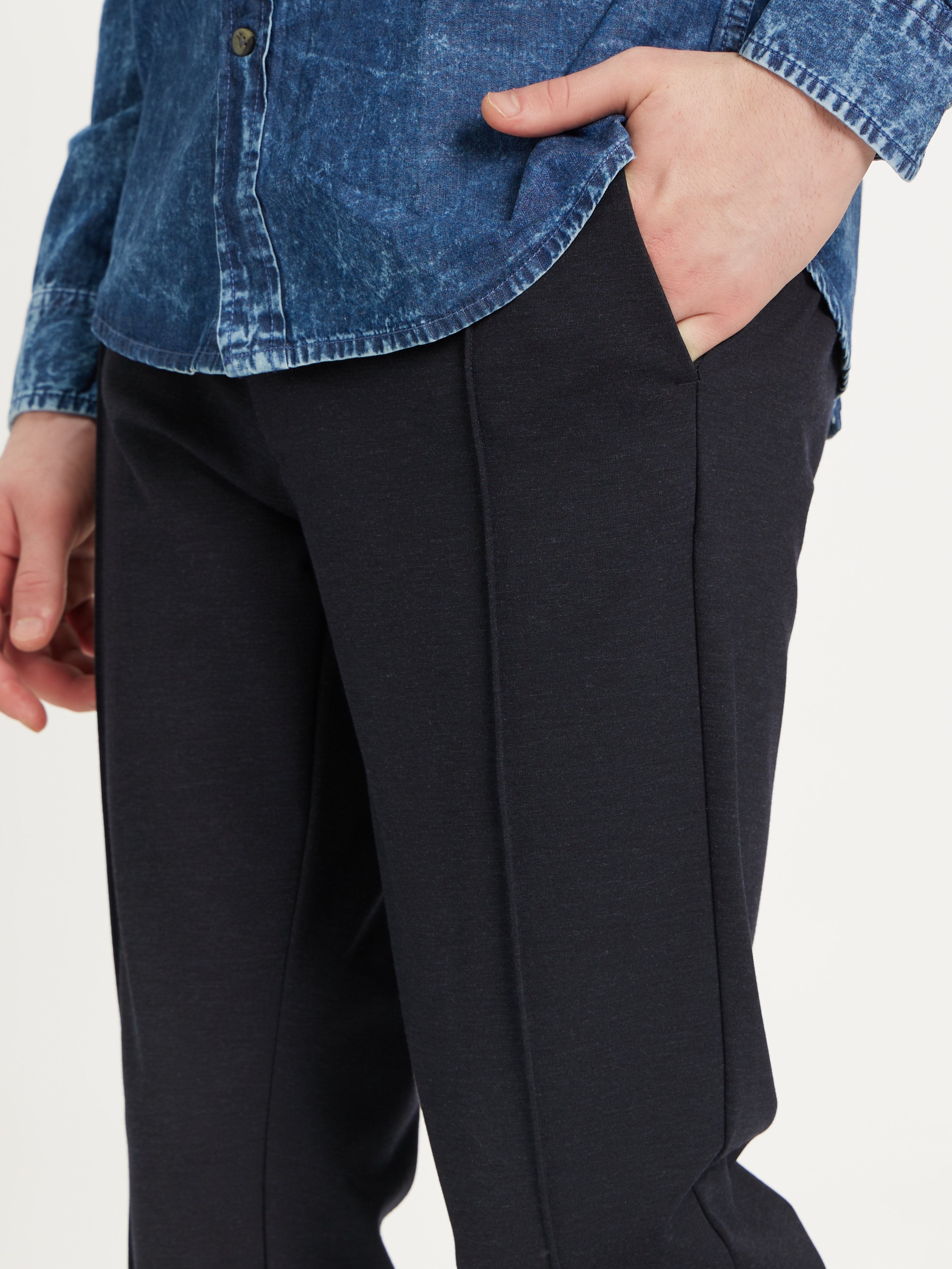 Celio* Men Black Solid Relaxed Fit Polyester-Blend Trousers