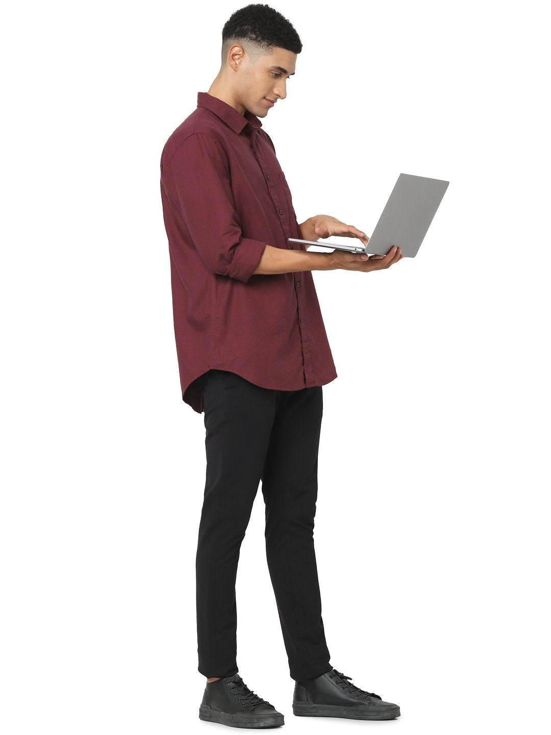 Celio* Men Black Solid Slim Fit Cotton-Blend Trousers