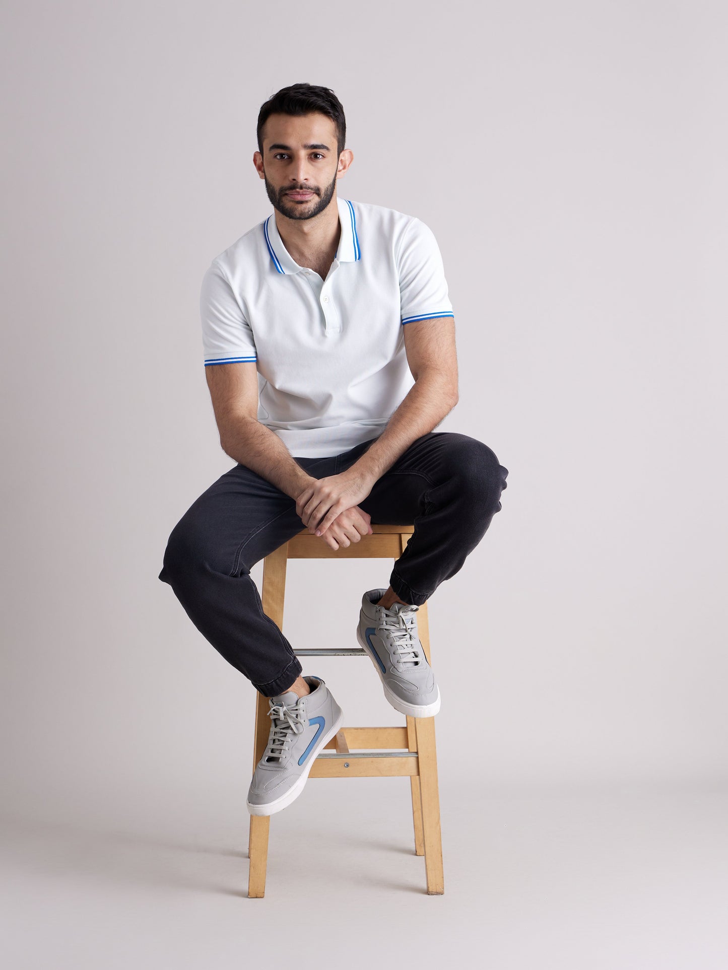 Celio* Men Black Solid Jogger Fit Cotton-Blend Jeans