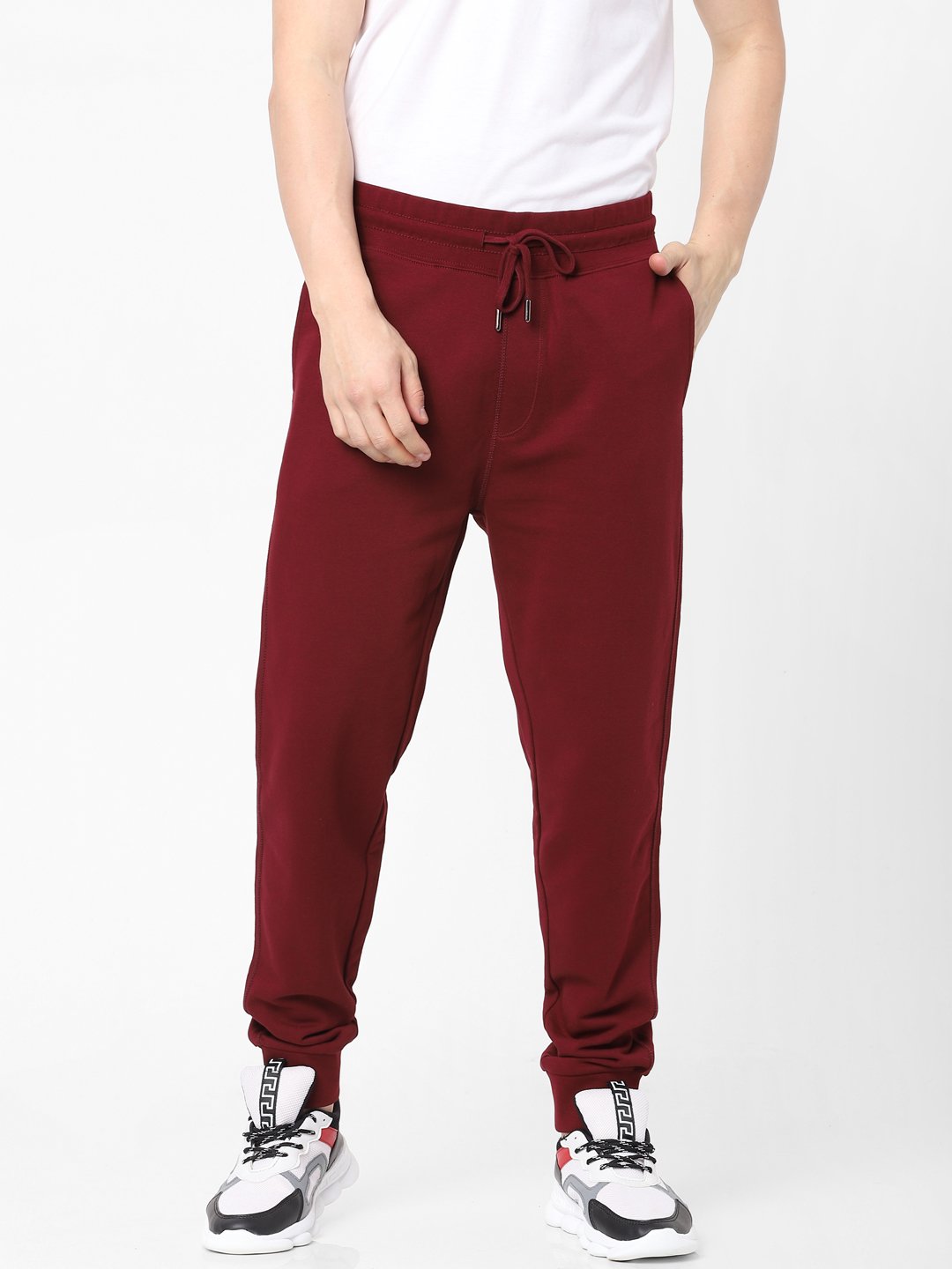 Celio Men Burgundy Solid Jogger Fit Cotton Trousers