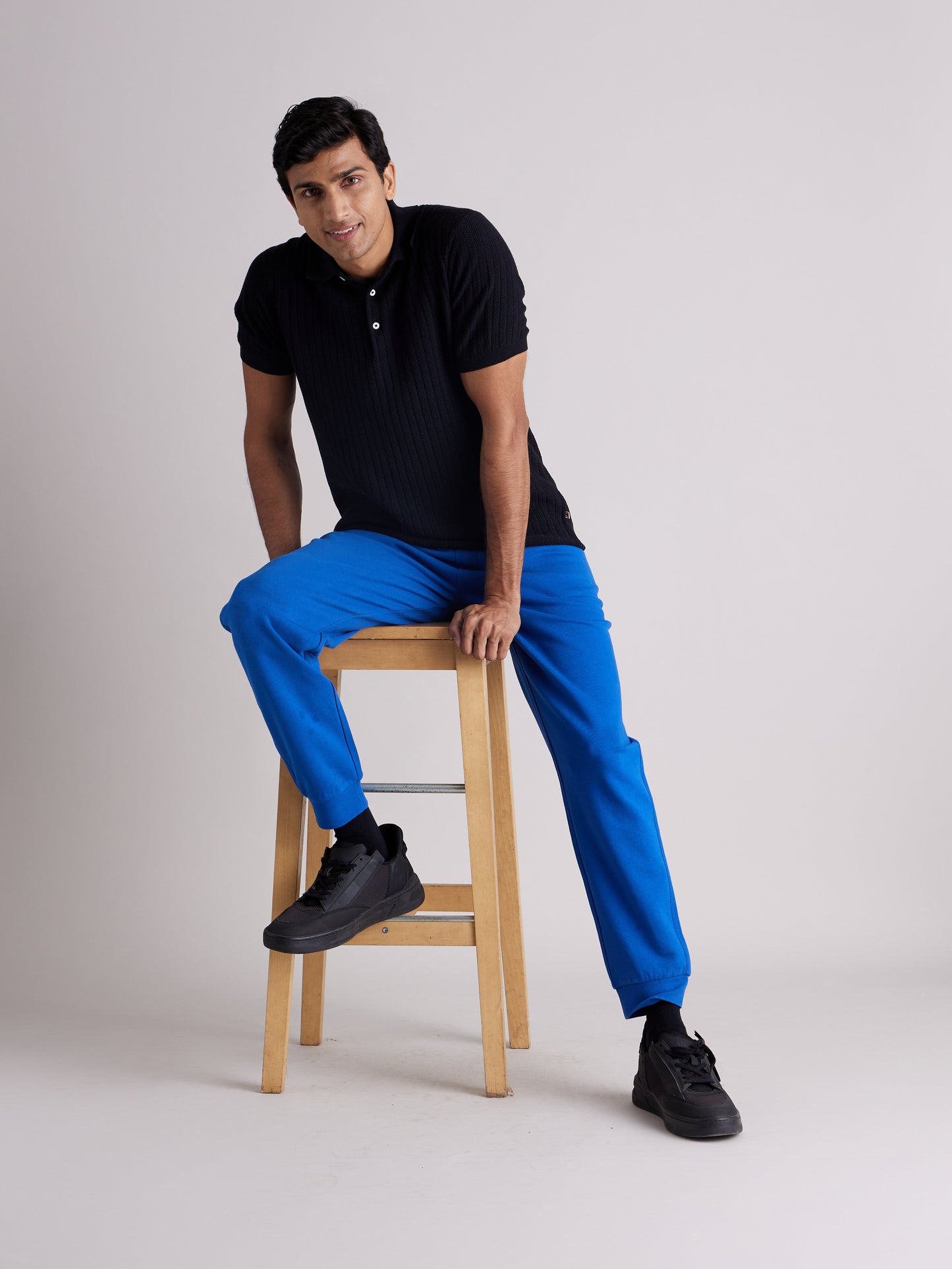 Celio* Men Blue Solid Jogger Fit Cotton Trousers